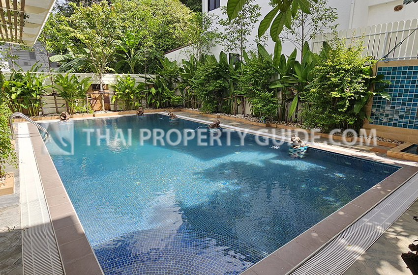 House with Private Pool in Nichada Thani 